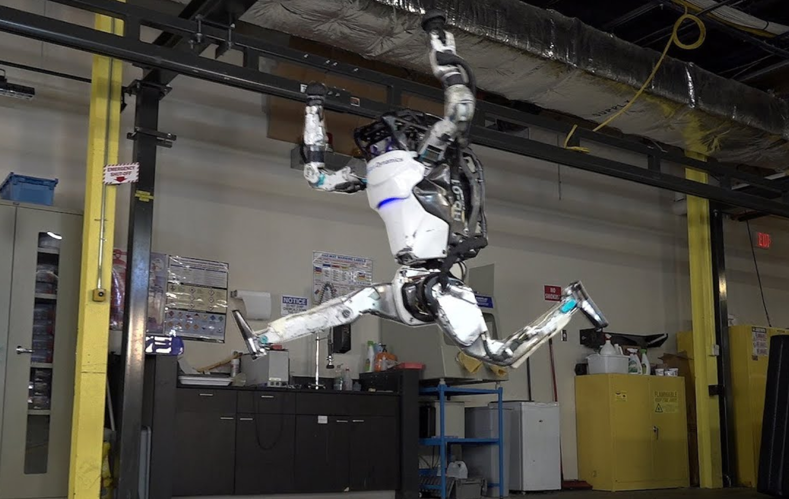 A Closer Look at Boston Dynamics’ “Atlas” Robot - Modern Sciences